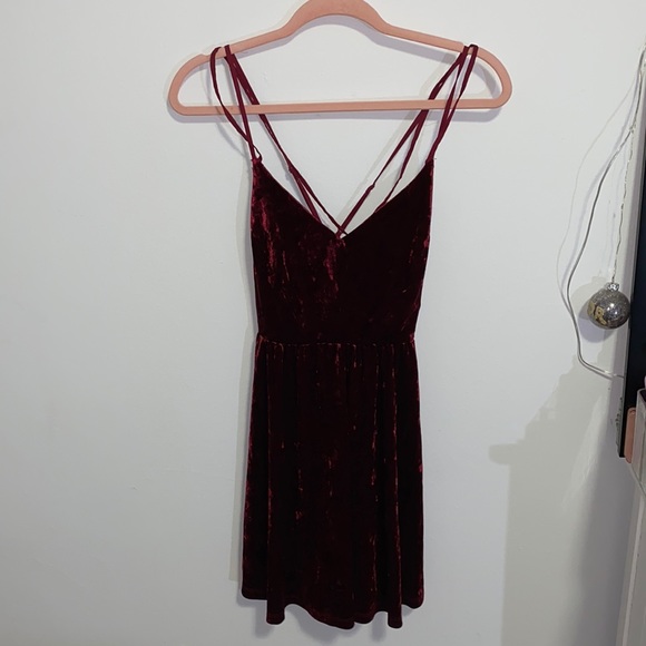 Maroon crushed velvet skater dress - Picture 1 of 2